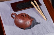 《環(huán)龍三足》宜興國家工藝美術(shù)師工紫砂壺底槽青茶壺茶具