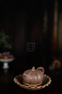 《南瓜壺》宜興高級工藝美術(shù)師工紫砂壺段泥南瓜茶壺茶具