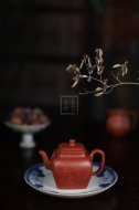 《鳴遠(yuǎn)四方》宜興紫砂壺工藝美術(shù)師手工大紅袍鳴遠(yuǎn)四方